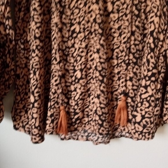 Gigio Brown Spotted Boho V Neck Shirt with Tassels - Picture 2 of 5